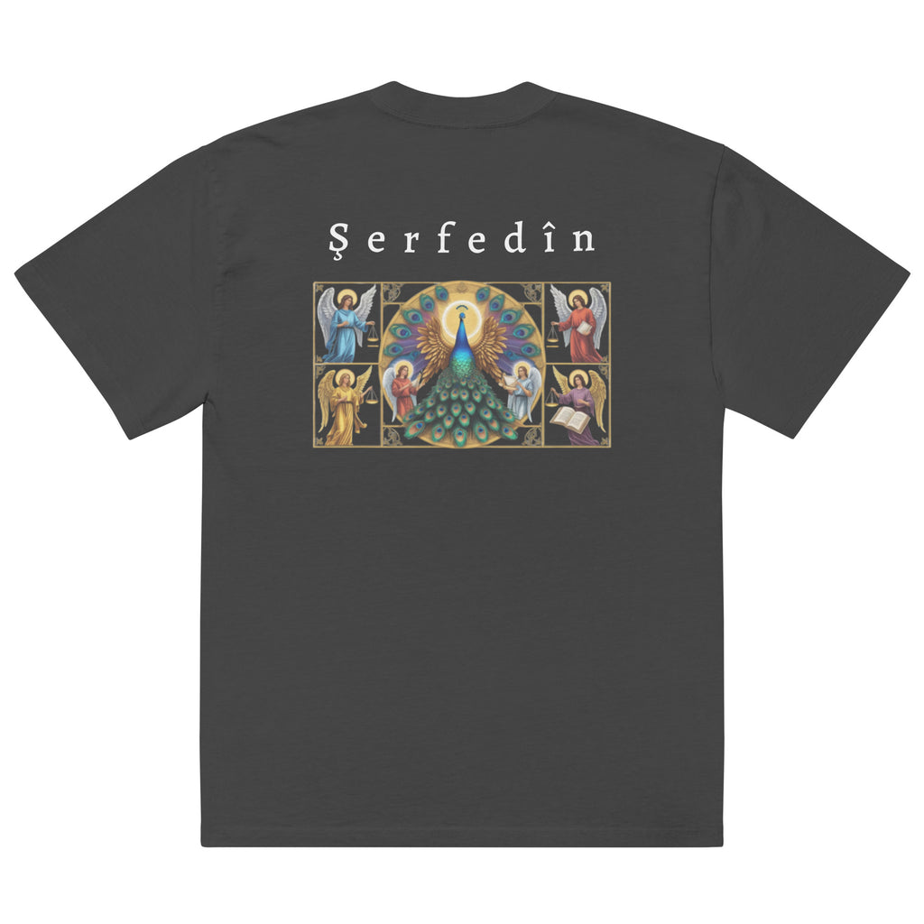 schwarzes verwaschenes T-shirt mit Serfedin Schriftzug und backprint 7 Engel